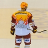 Fatuous Flames Photo: The leading scorer on Geneva-Servette's ice hockey team wearing a special jersey.